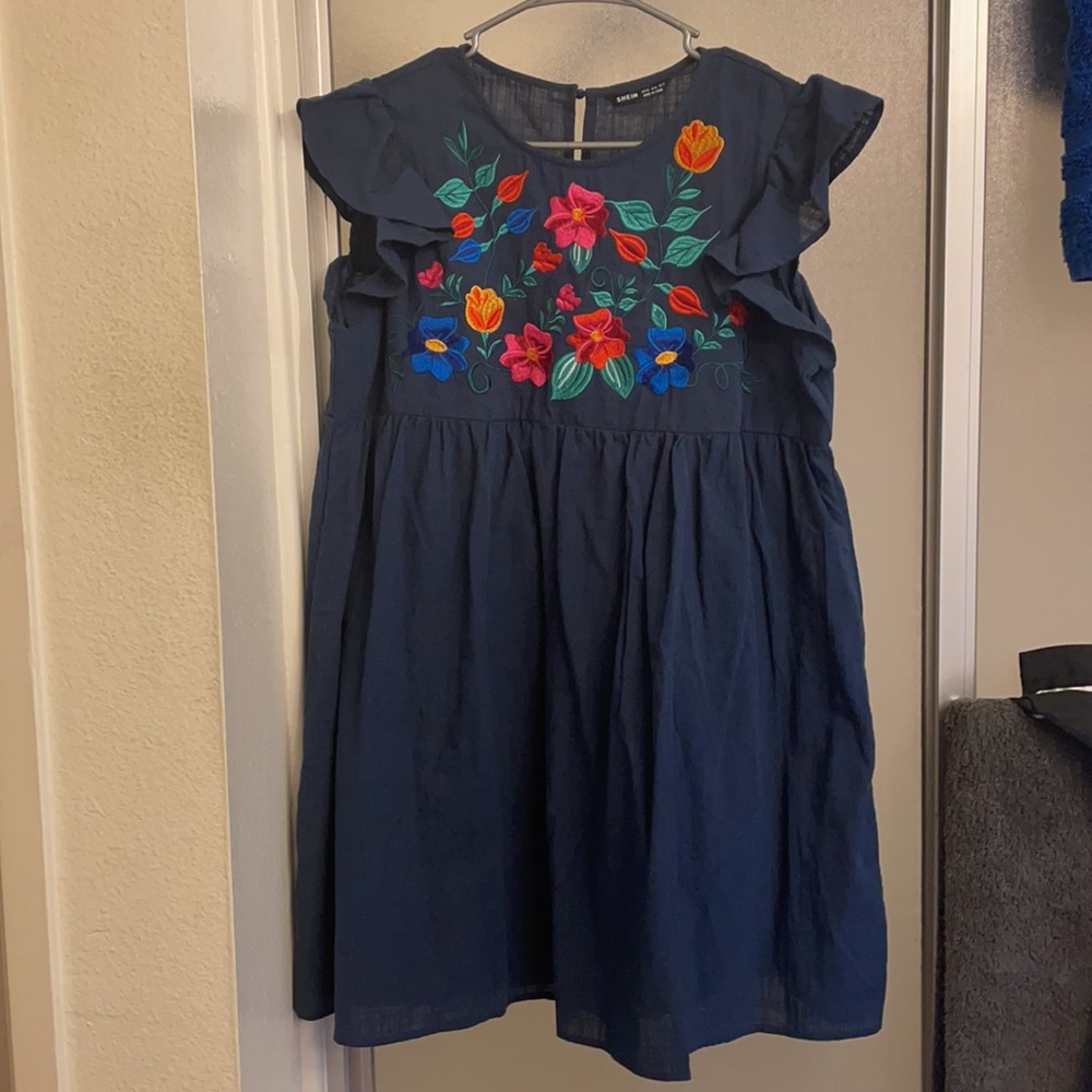 Embroidered dress - Picture 2 of 2